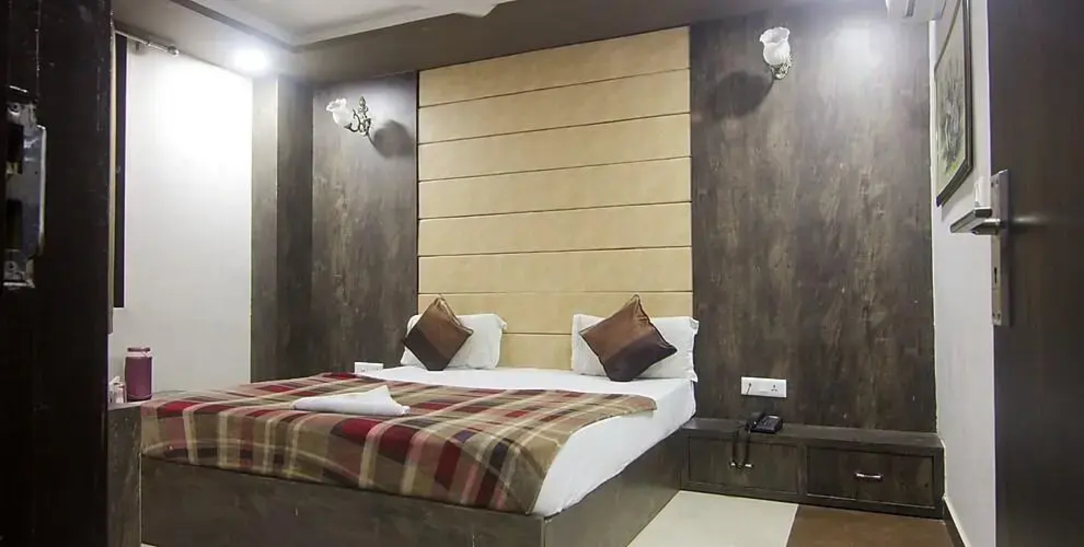 OYO 10289 Hotel Pearl Palace