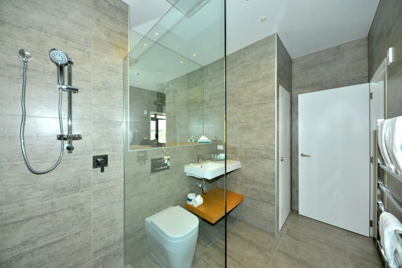 Southwark Hotel & Apartments