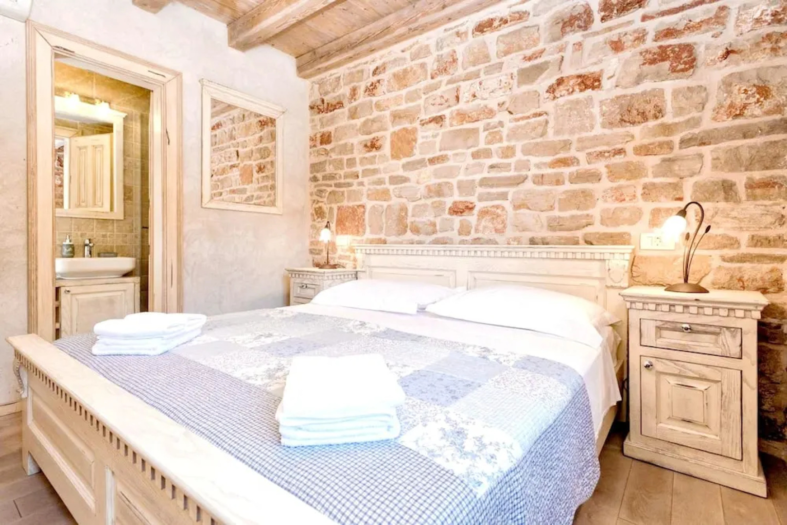 Villa With 5 Bedrooms in Stari Grad, With Private Pool, Enclosed Garden and Wifi Near the Beach