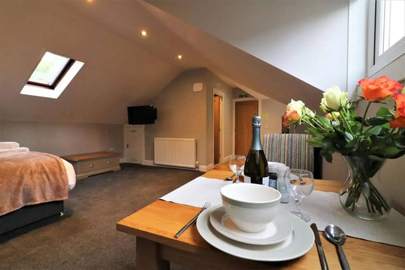 Signature - Linden Cottage Room 3