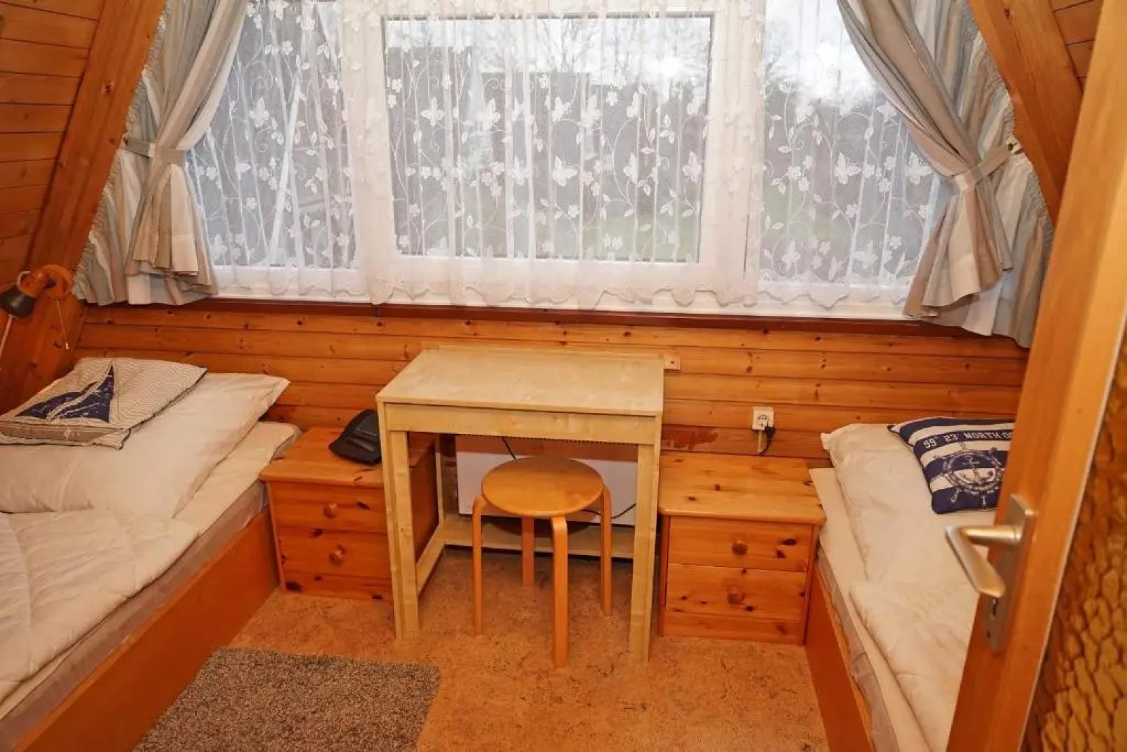 Zeltdachhaus mit W_LAN _ 2 x TV