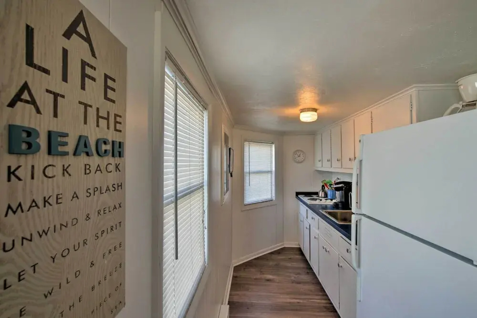 Peaceful Cottage - Steps to Matunuck Beach