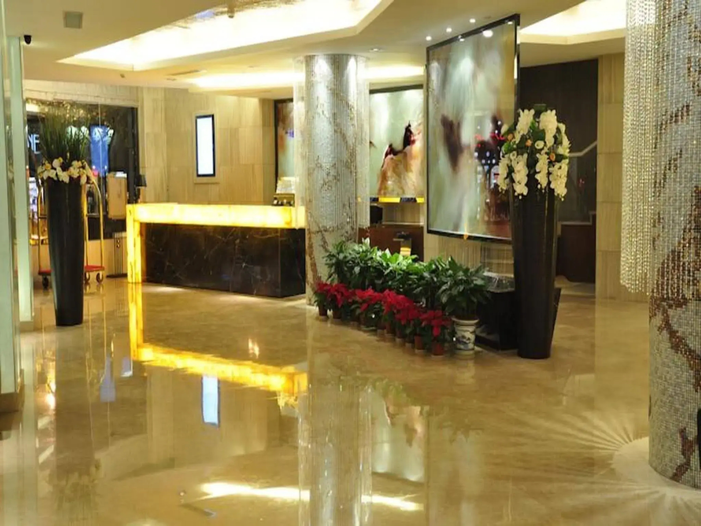 Budgetel Huadu Yiwu Hotel