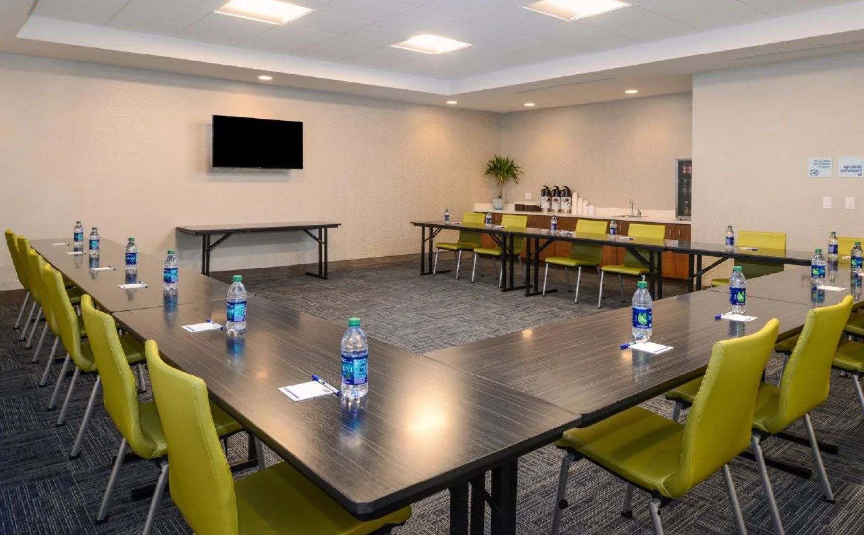 Holiday Inn Express & Suites St. Petersburg - Madeira Beach by IHG