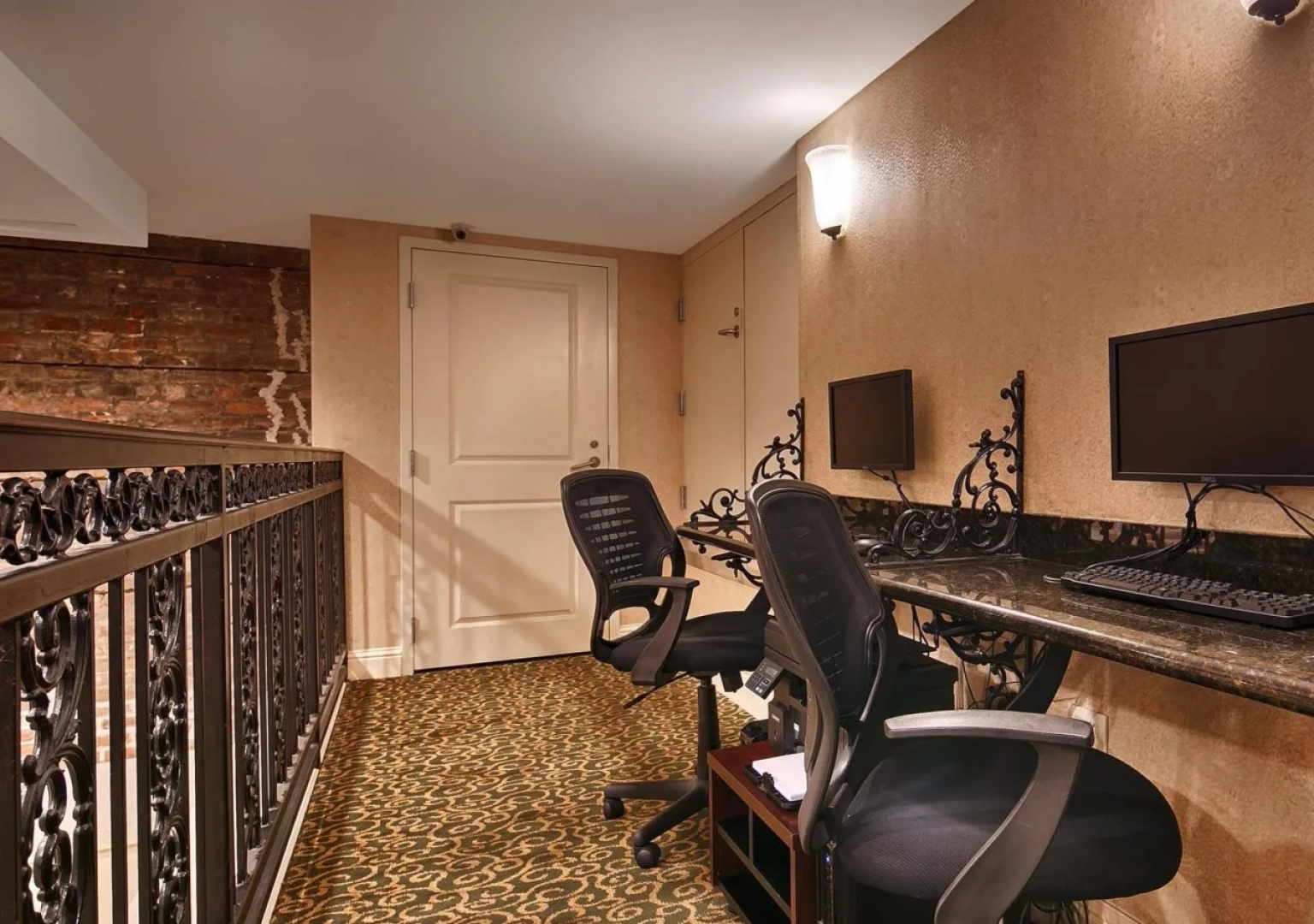 Best Western Plus St. Christopher Hotel