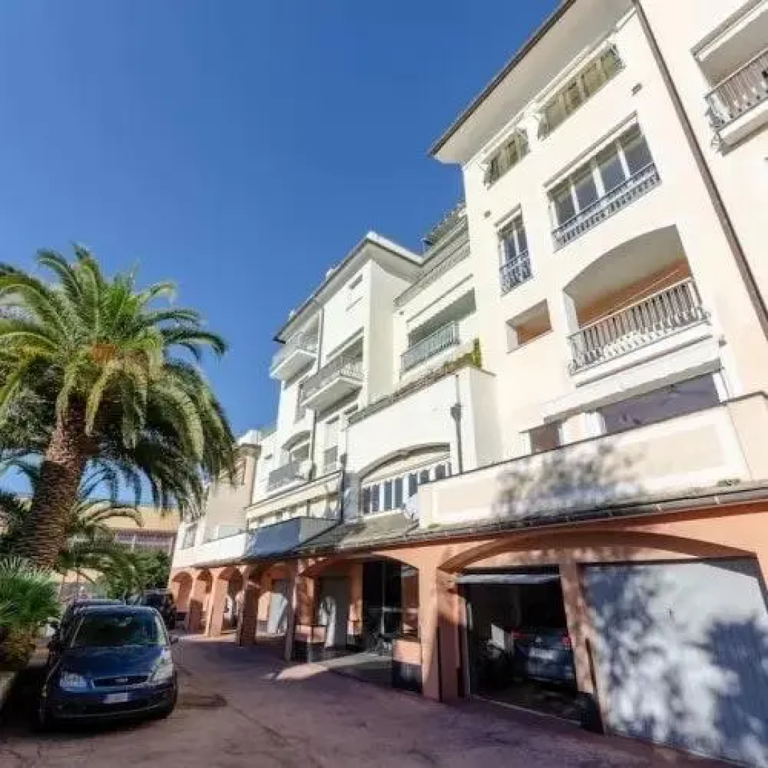 ALTIDO Light flat for 3 in the heart of Bogliasco
