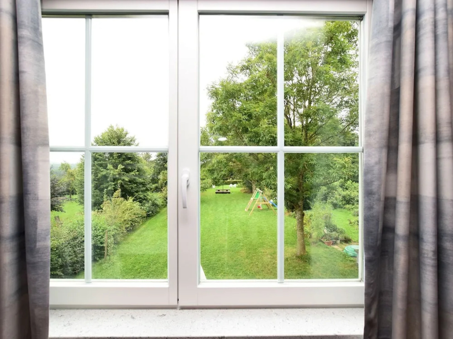 Beautiful House With Sauna, Modern Interior and Enormous, Park-like Garden