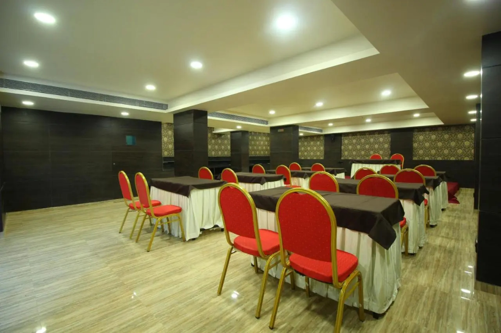 Central Beacon Hotel Surat