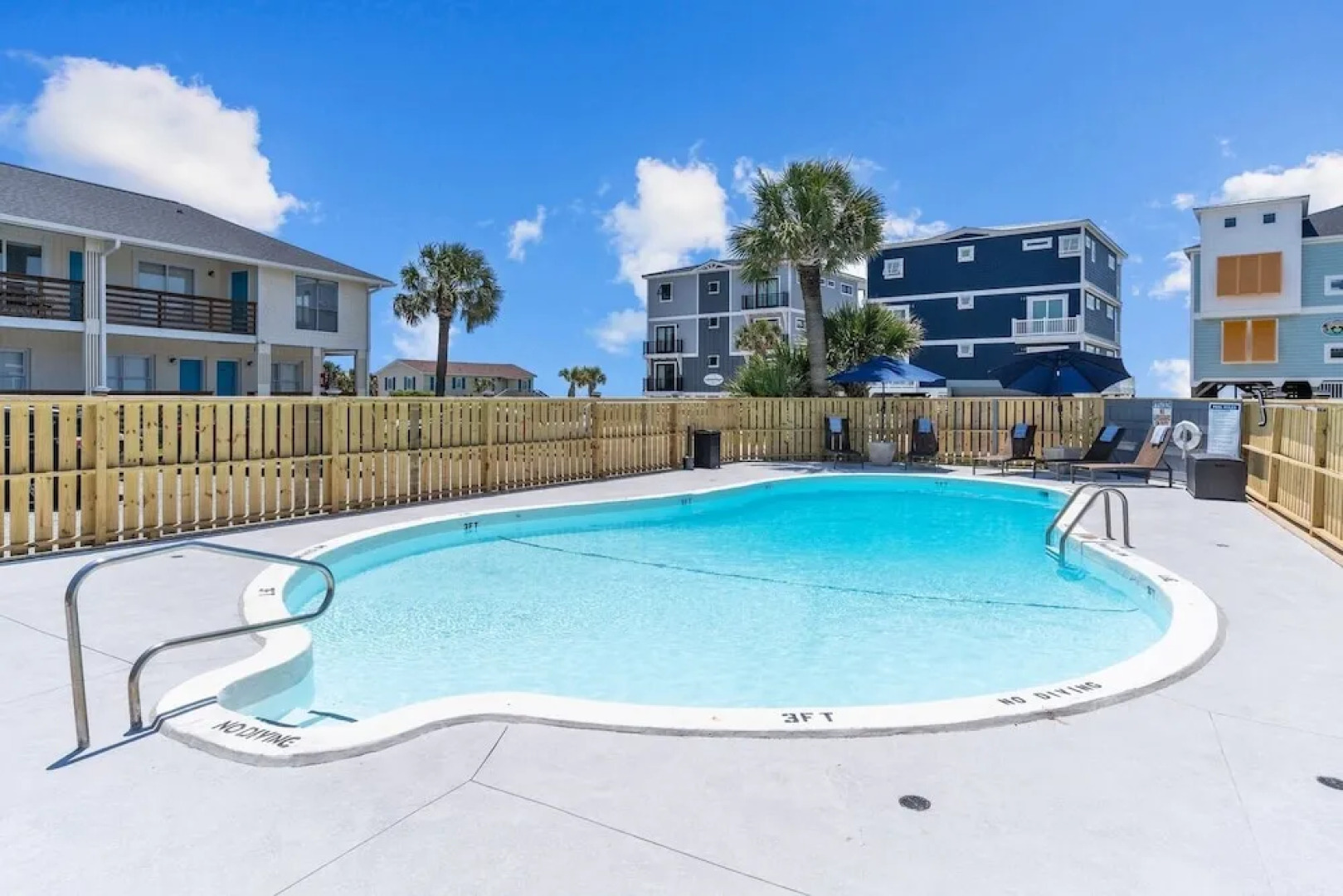 The Beach House Motel & Suites