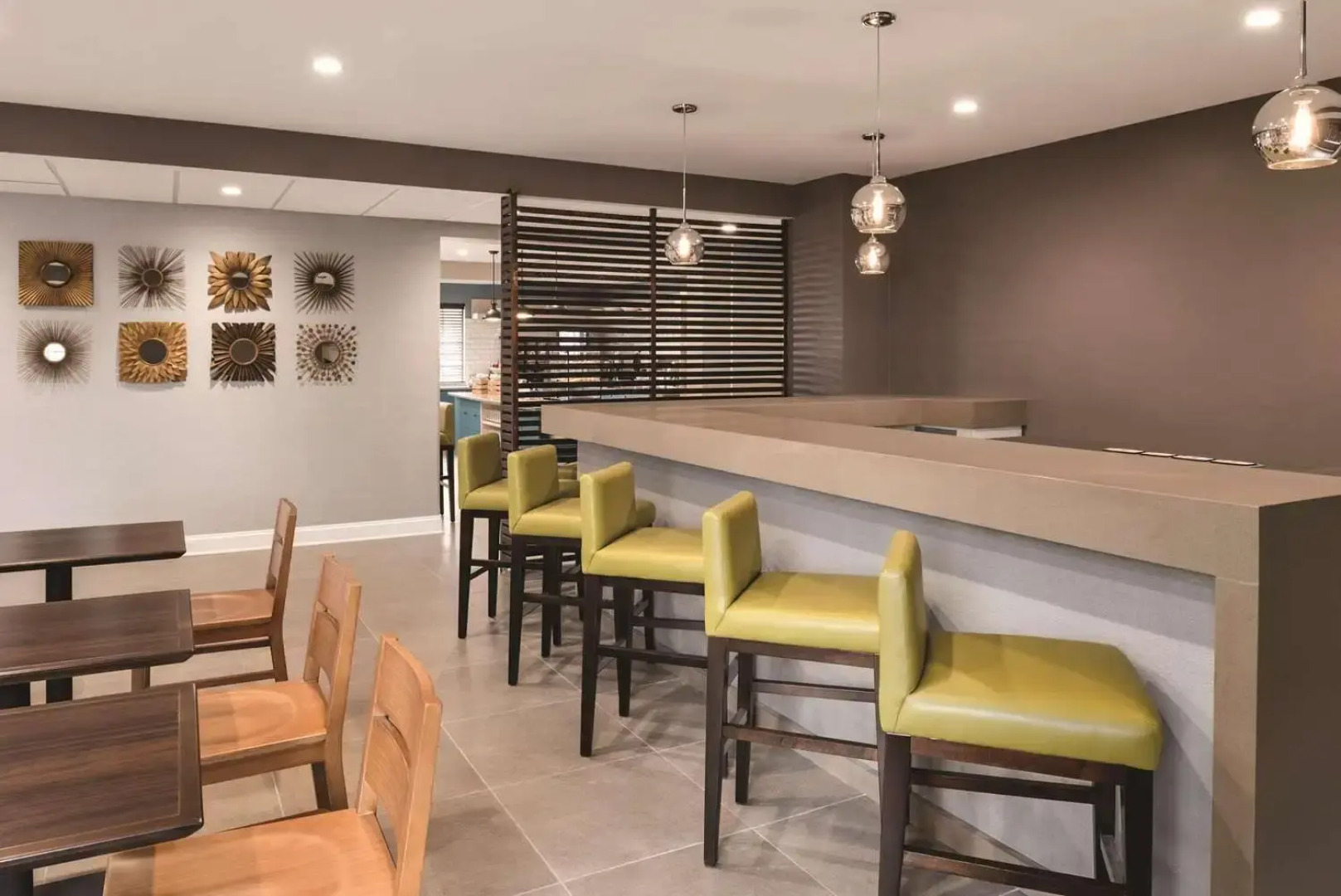 Country Inn & Suites by Radisson, Hoffman Estates, IL