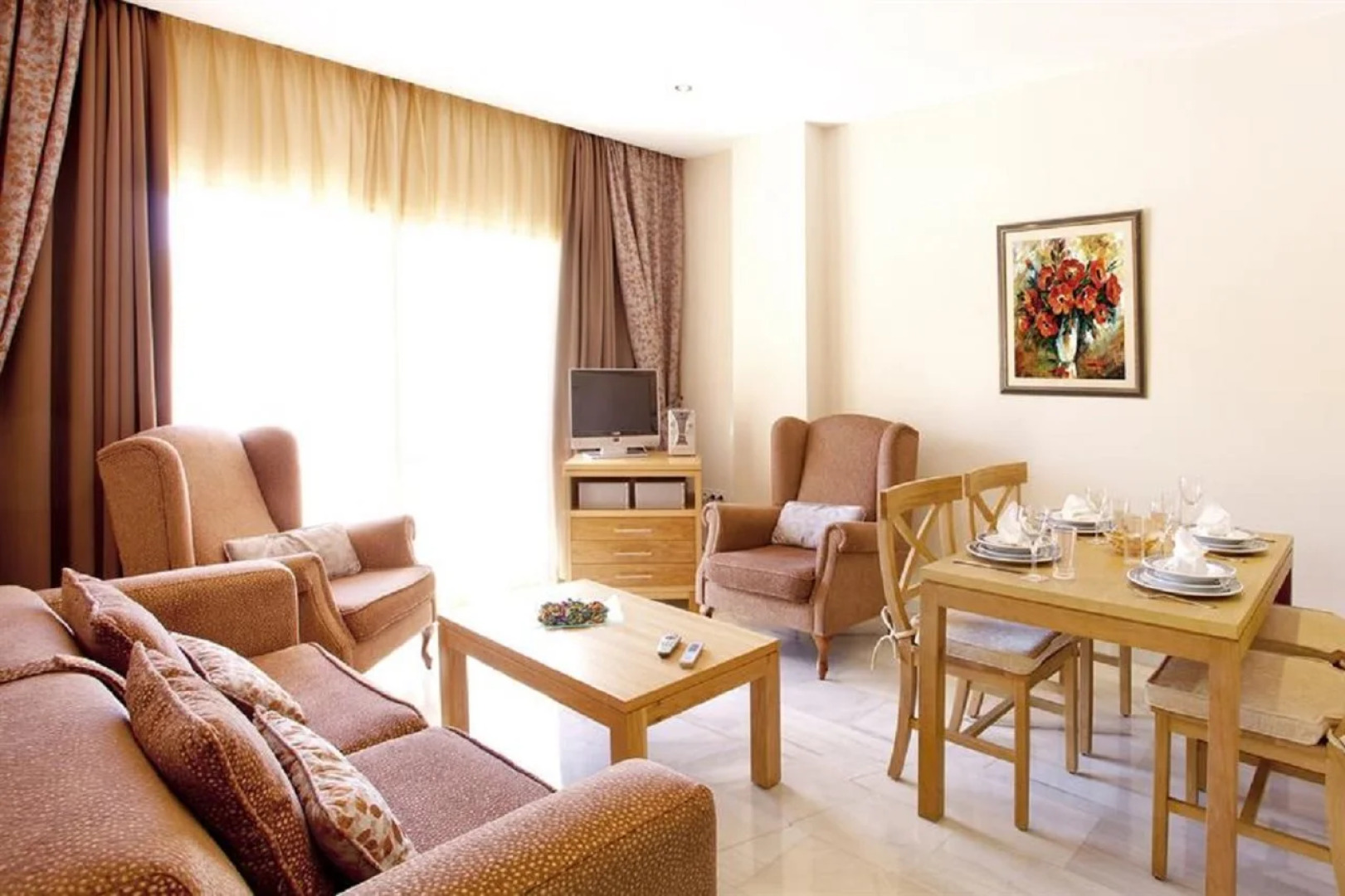 Sunset Beach Club Hotel Apartments