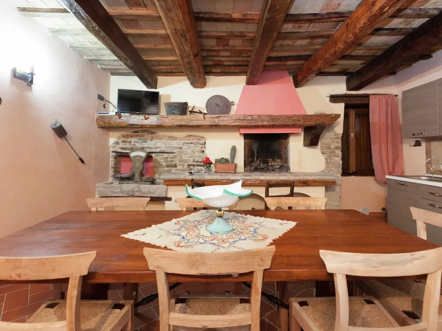 Farmhouse in Marche With Pool and Views