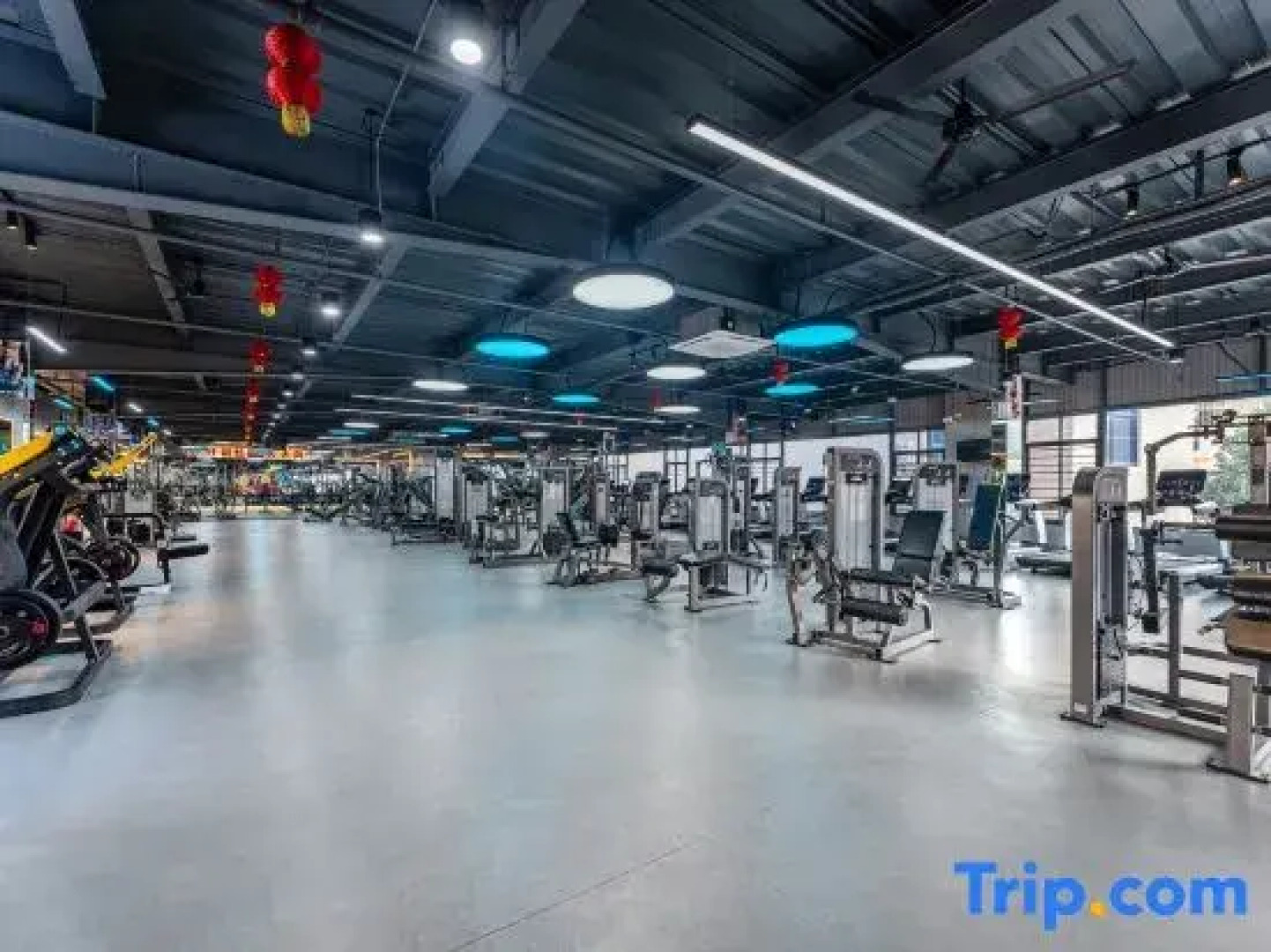 Ruixiang Hotel (Wuchuan New World Plaza Branch)