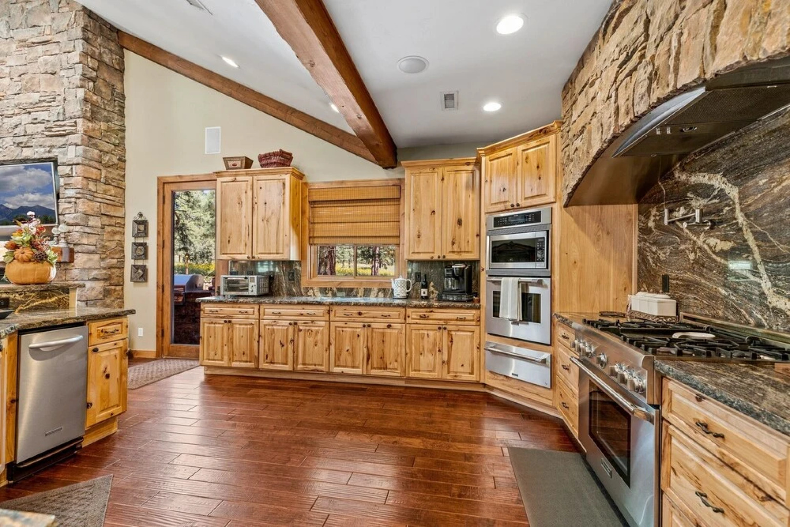 Townsend Flagstaff 3 Bedroom Home by RedAwning