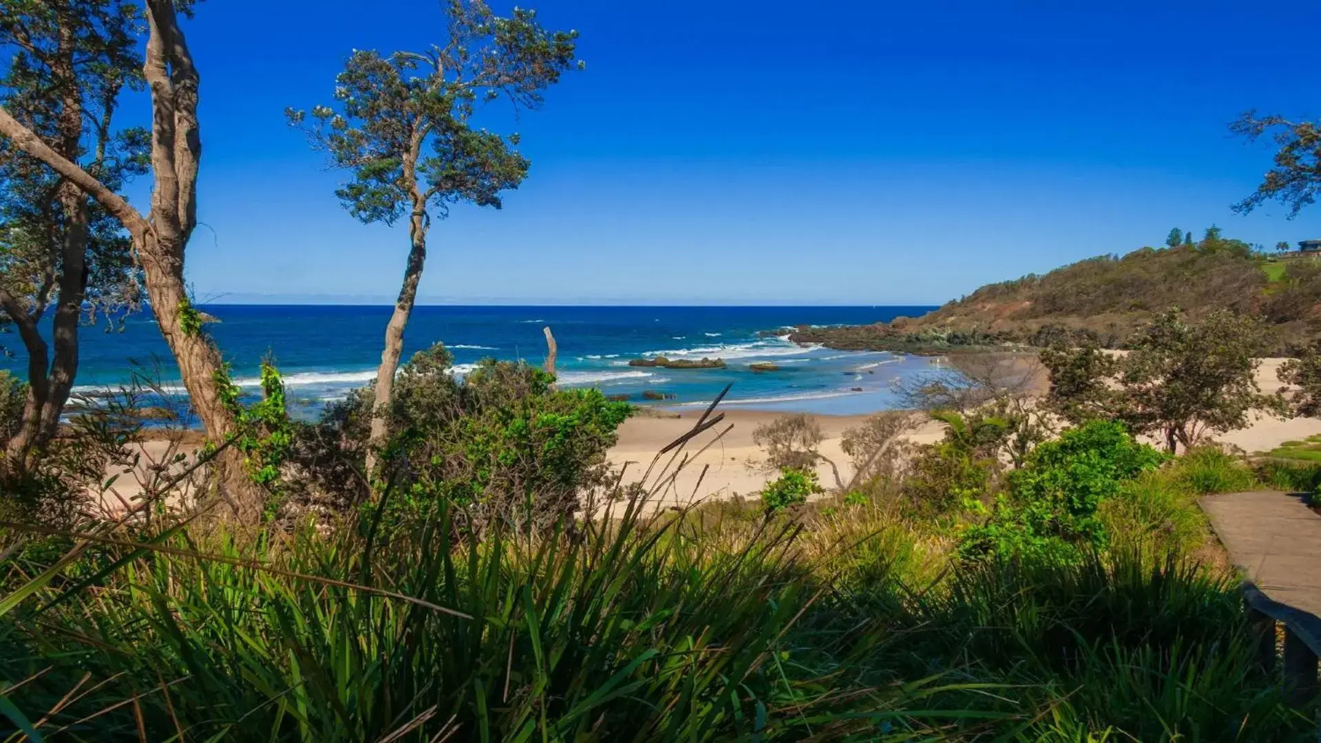 Perfectly Positioned Beachfront Apartment - Unit 6