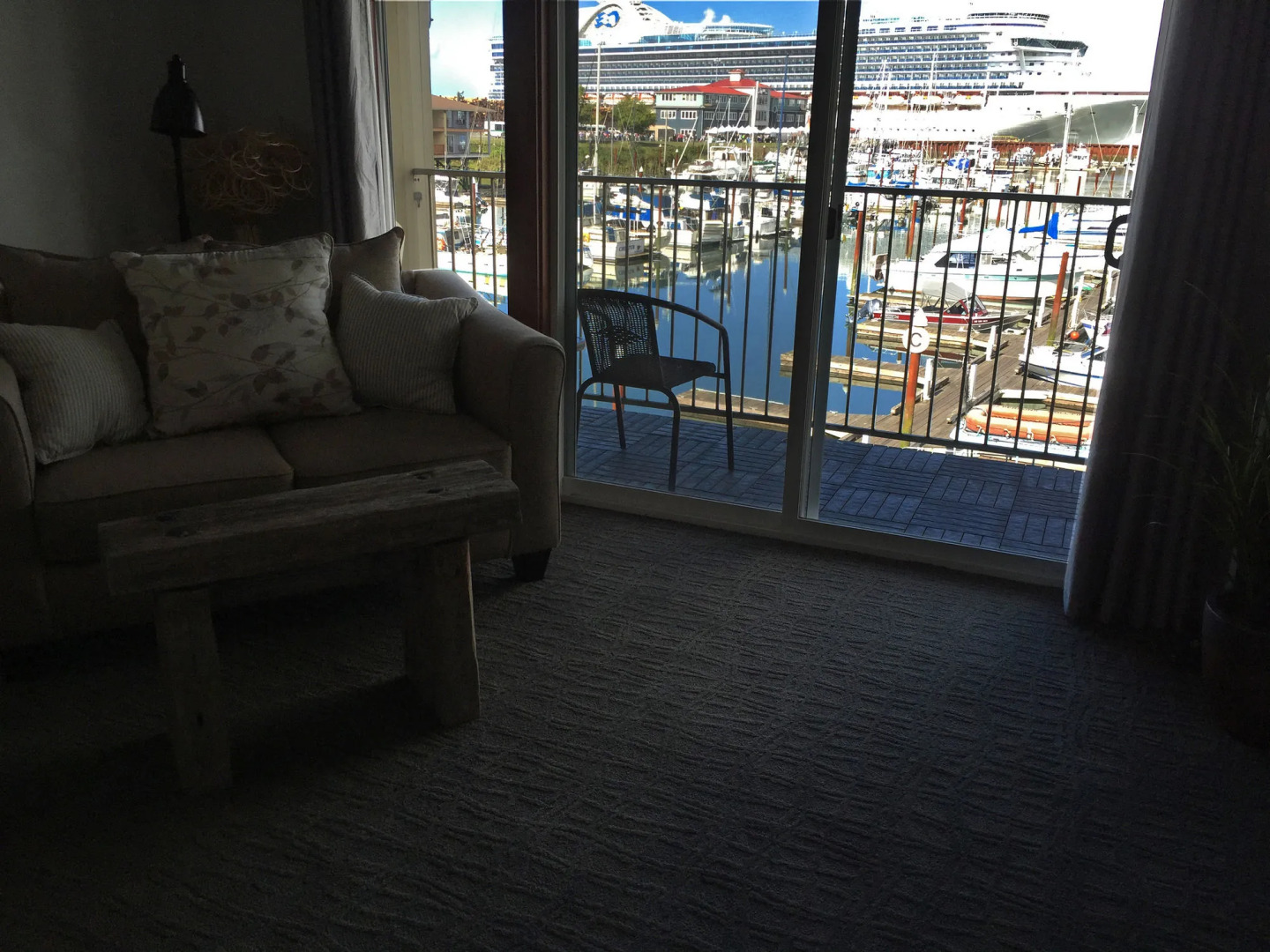 Astoria Riverwalk Inn