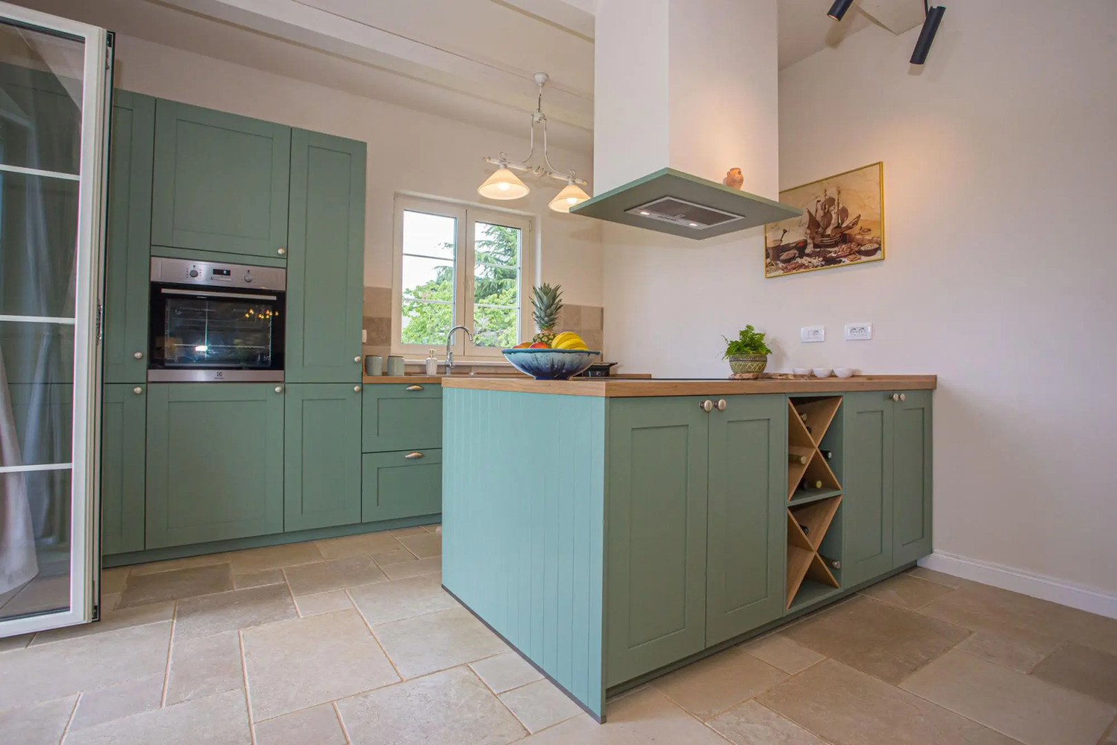 Vita 5 in Visnjan with 4 bedrooms and 4 bathrooms