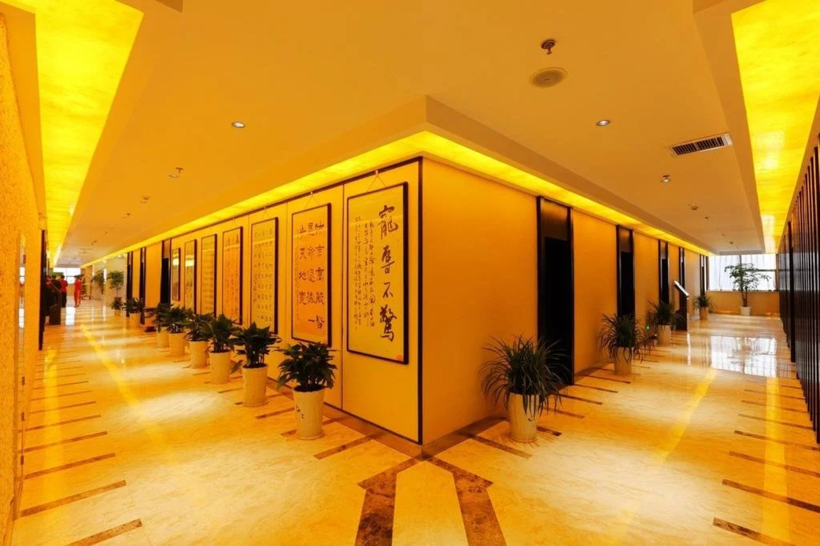 Jialong International Hotel