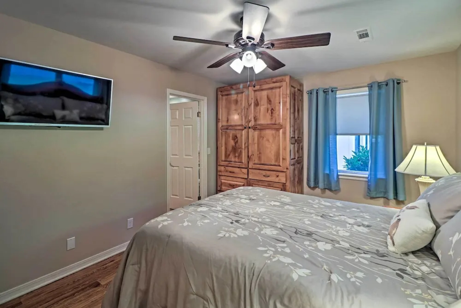 'riverside Hide-a-way' w/ Patio, Bbq, Fishing Pier