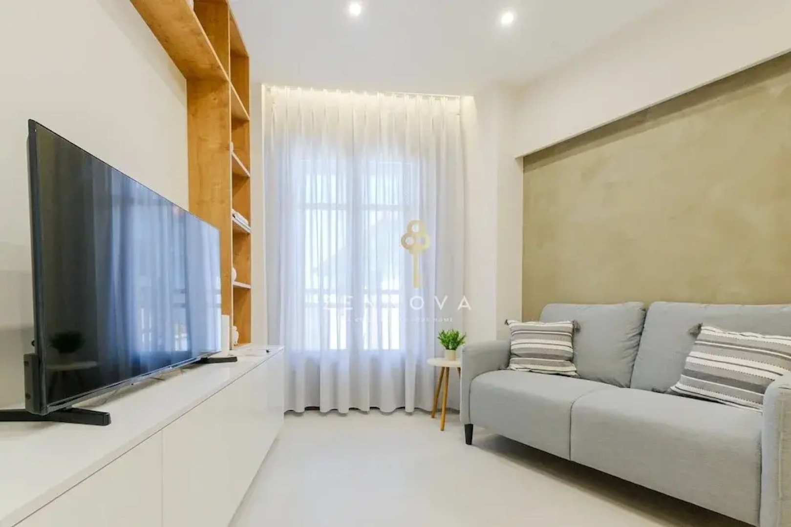 Zennova 72 Tsinari Luxury Suite