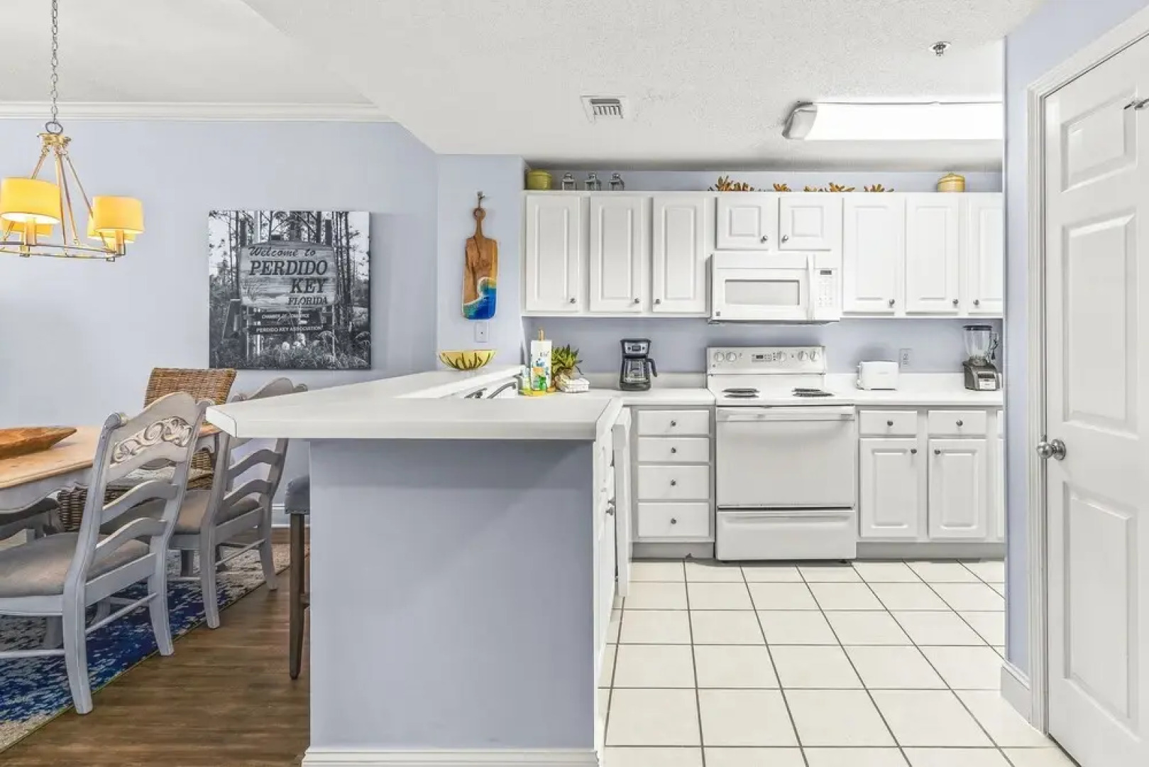 Palacio Condos by Hosteeva