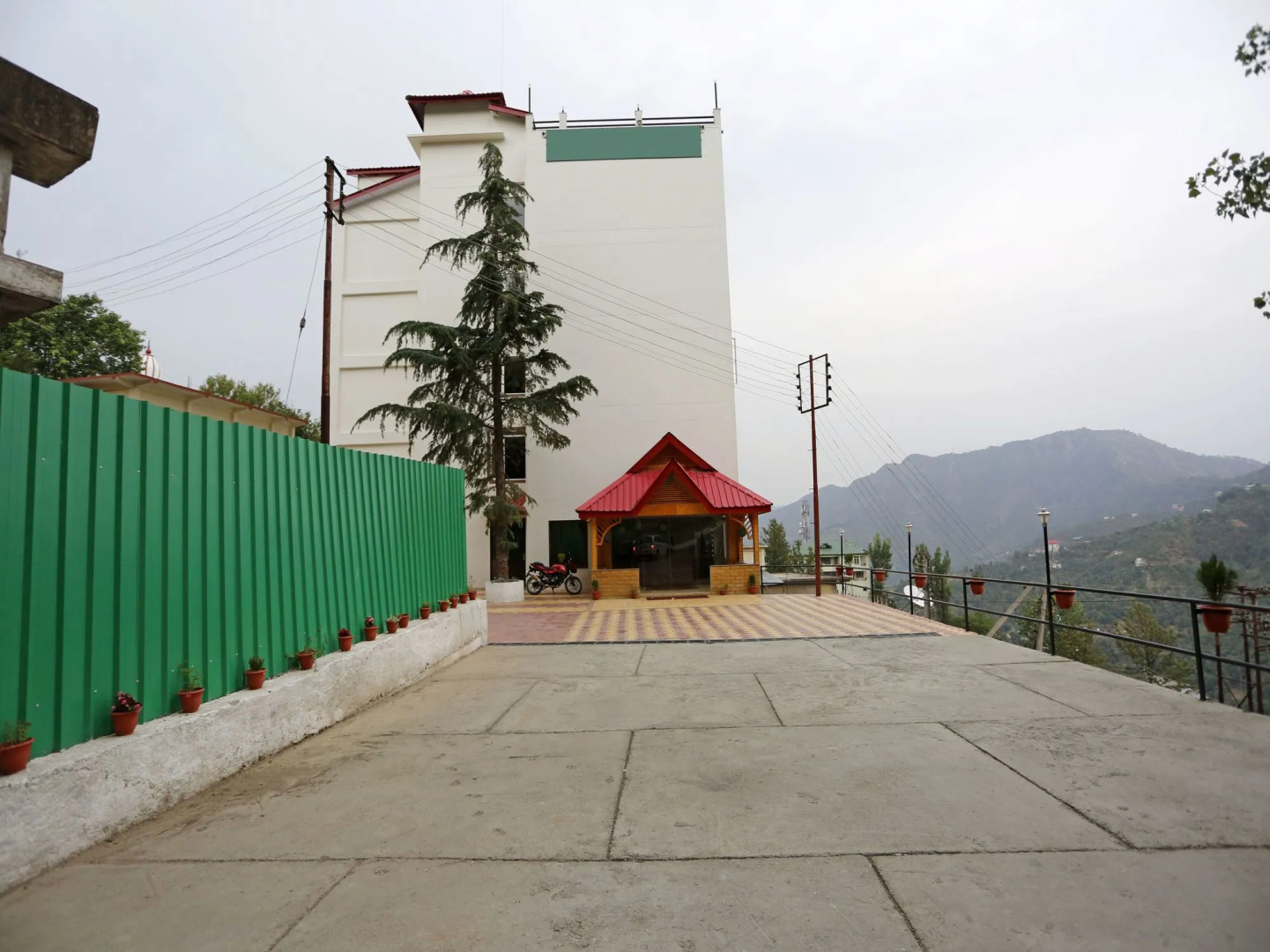 OYO 9101 Shoghi Eco Valley