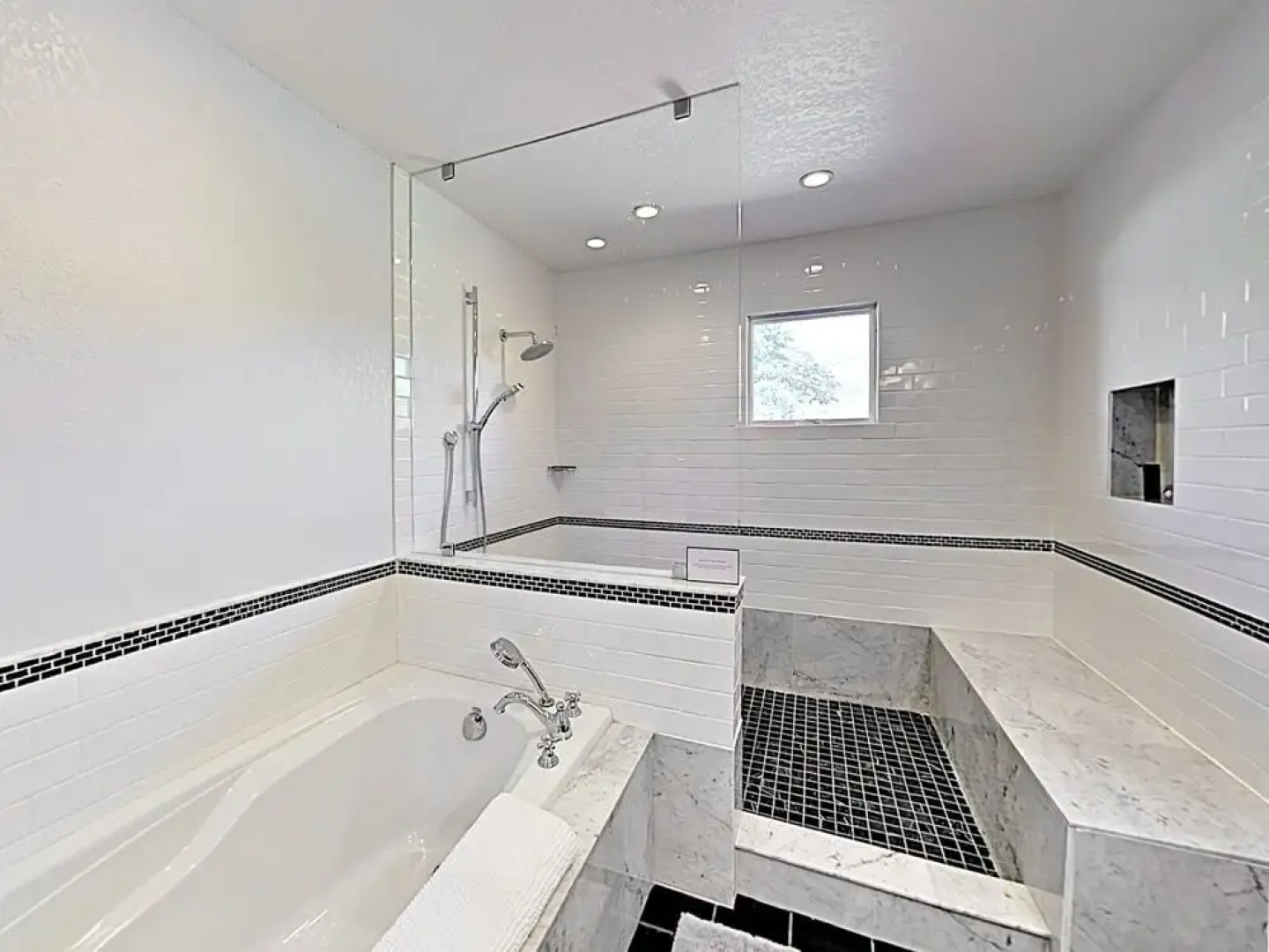 399 Treehaven Ln Home