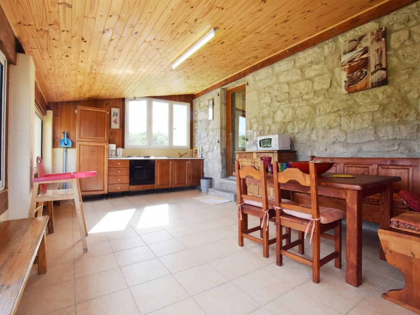 Vintage Holiday Home in Lanas With Swimming Pool
