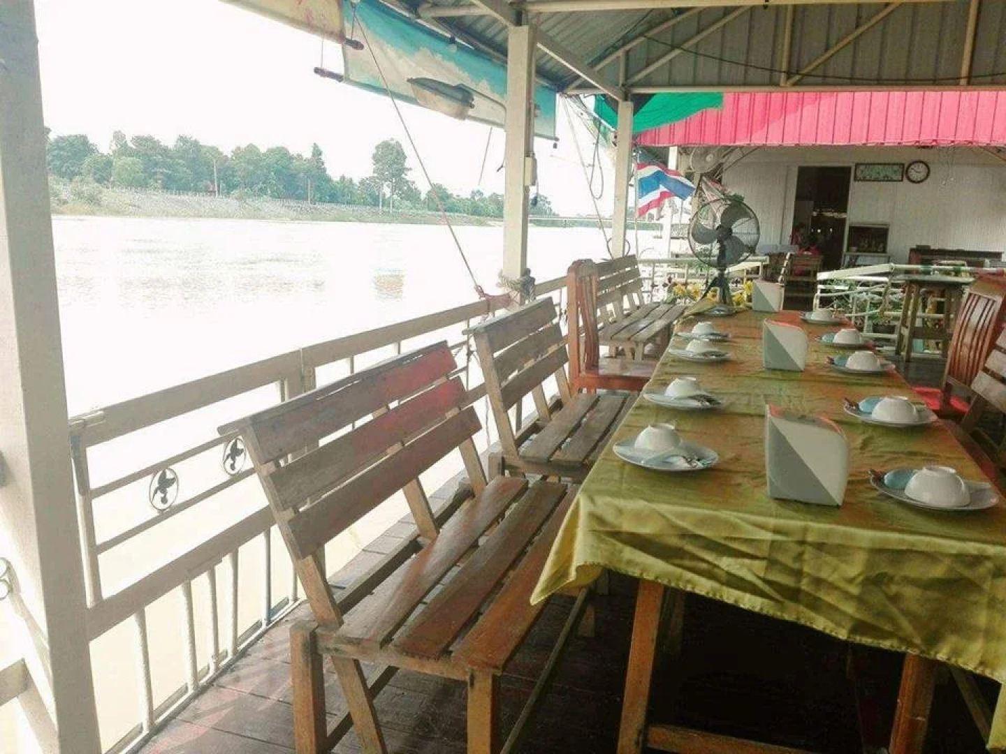 Srithongkul Riverside Hotel