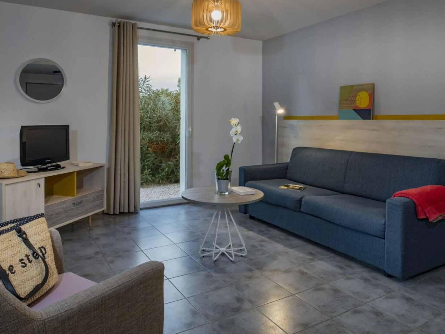 Semi-detached Home in Mediterranean Style, With Nice AC