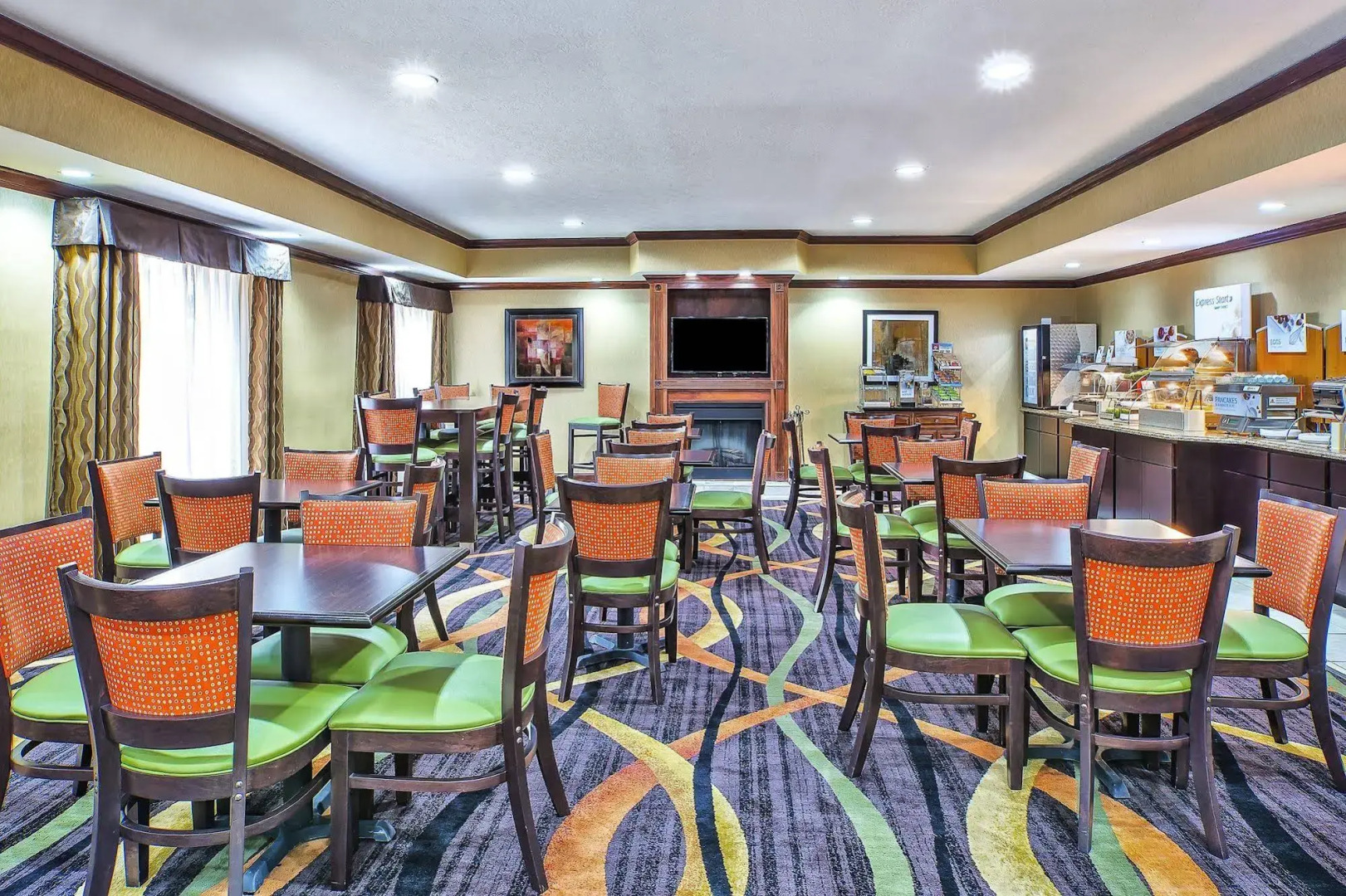 Holiday Inn Express Hotel and Suites Marysville by IHG