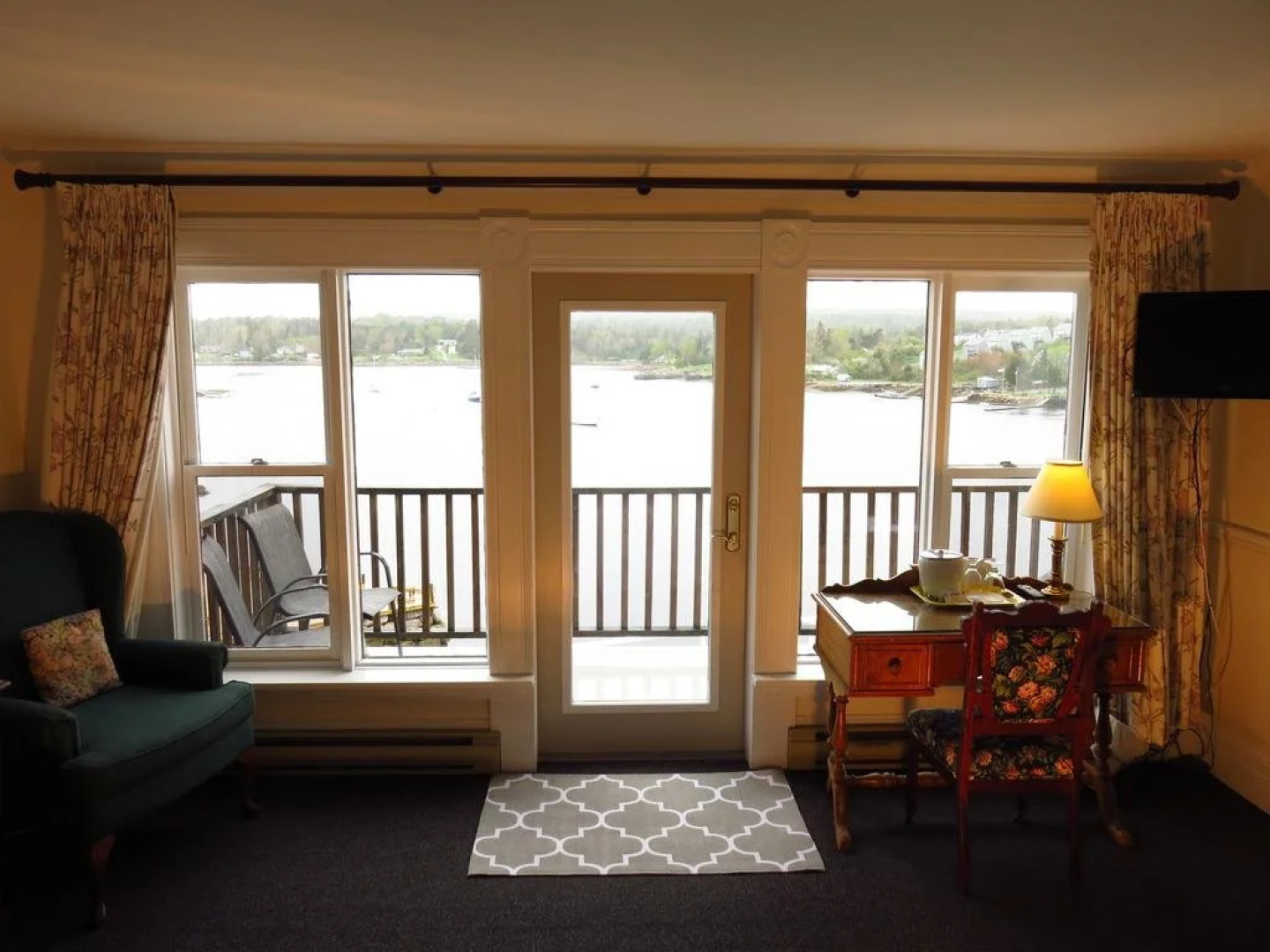 The Tuna Blue Inn and Restaurant