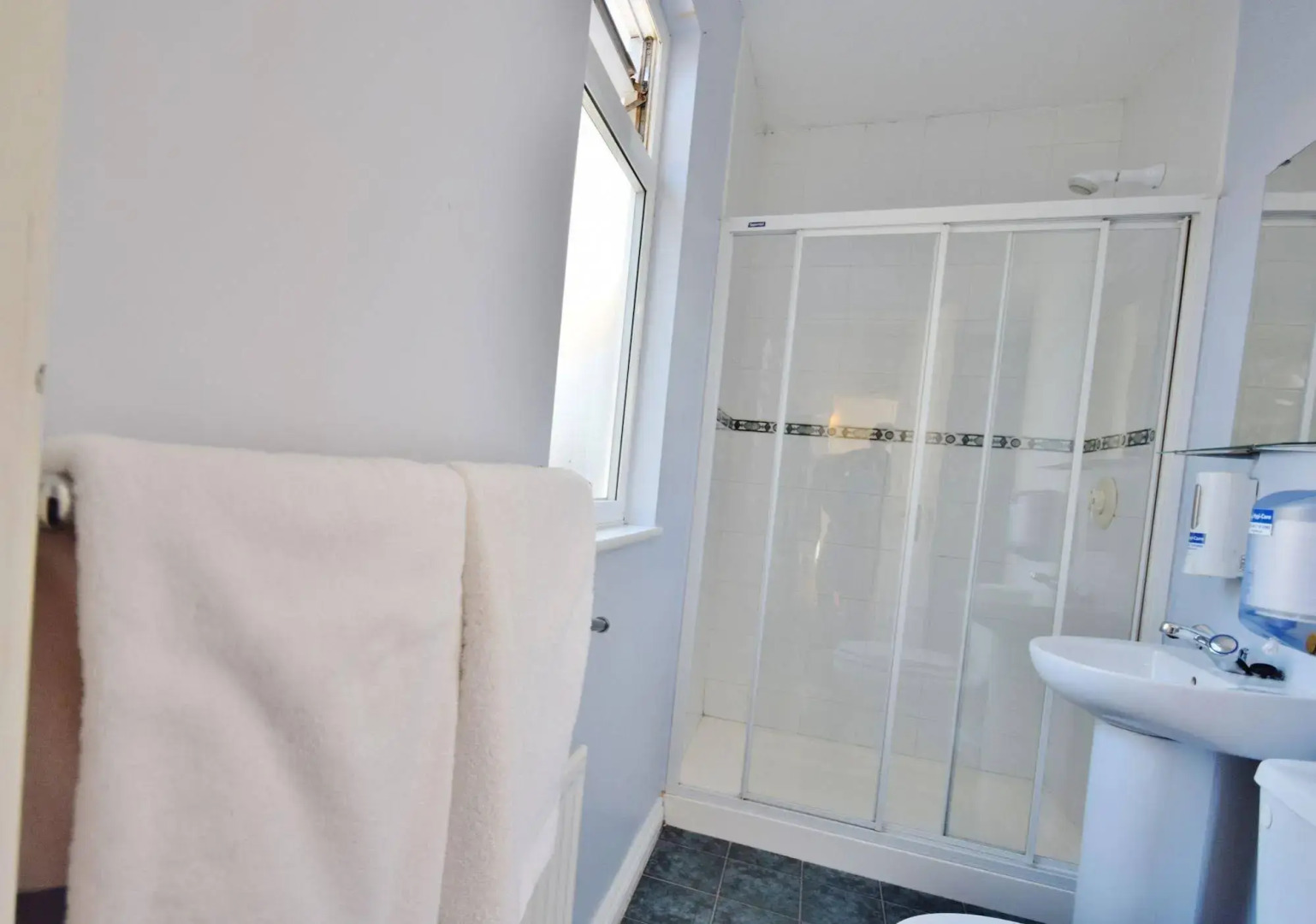 Ocean Bar and Hostel