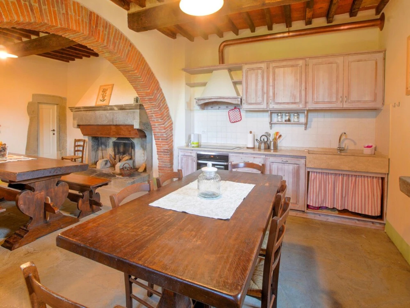 Spacious Holiday Home with Swimming Pool in Anghiari