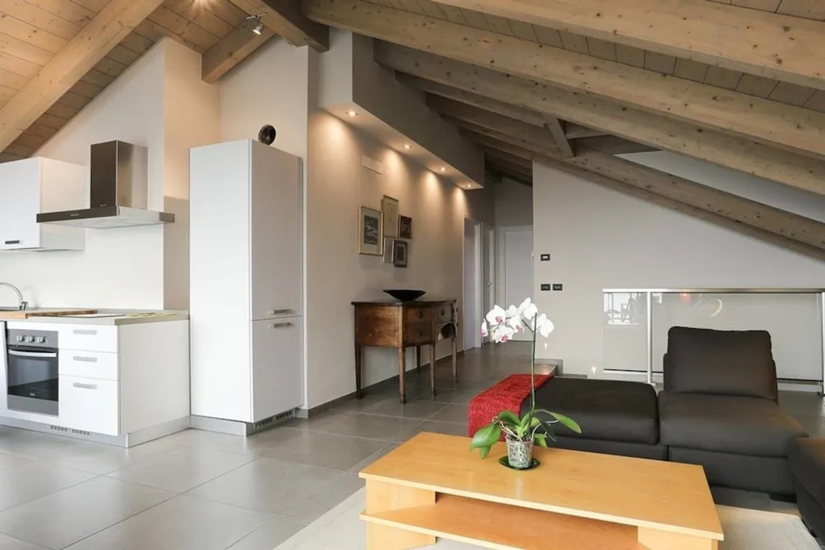 Stunning Family Friendly Italian Lakes 3 bed Villa With Pool, Wifi, Bbq, Lake Views