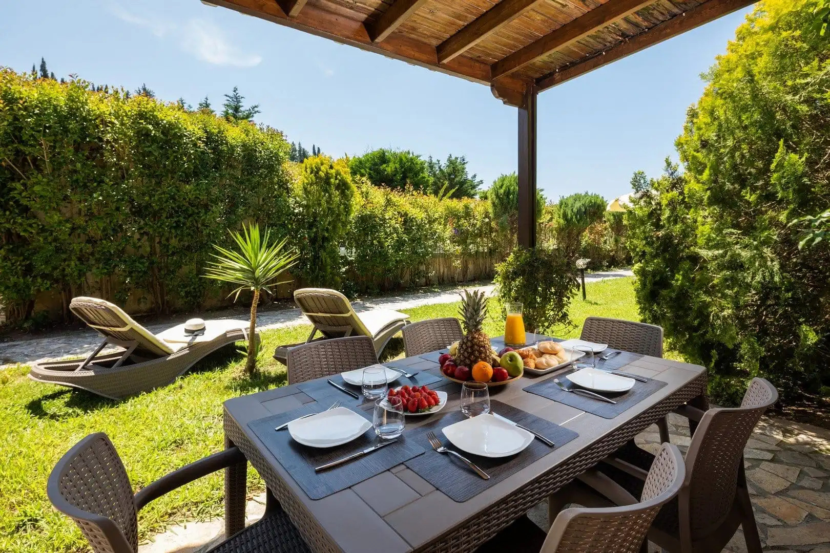 Peroulades Luxury Villa