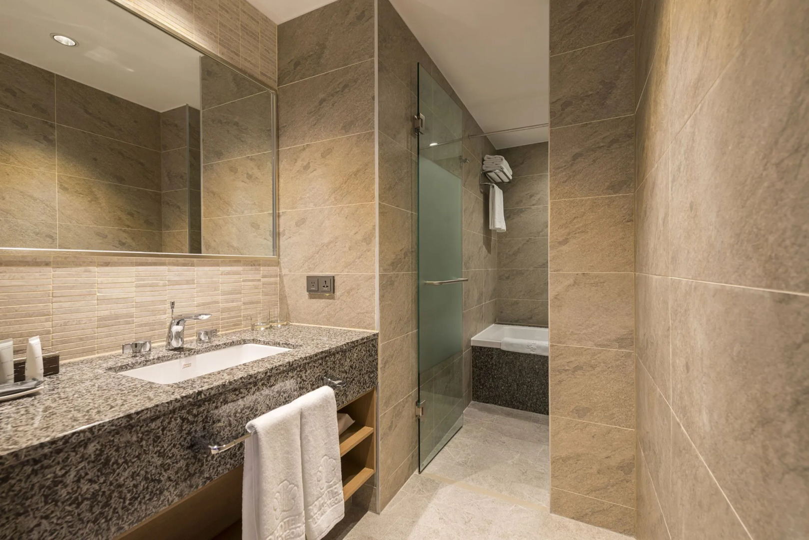 Stanford Hotel & Resort Tongyeong