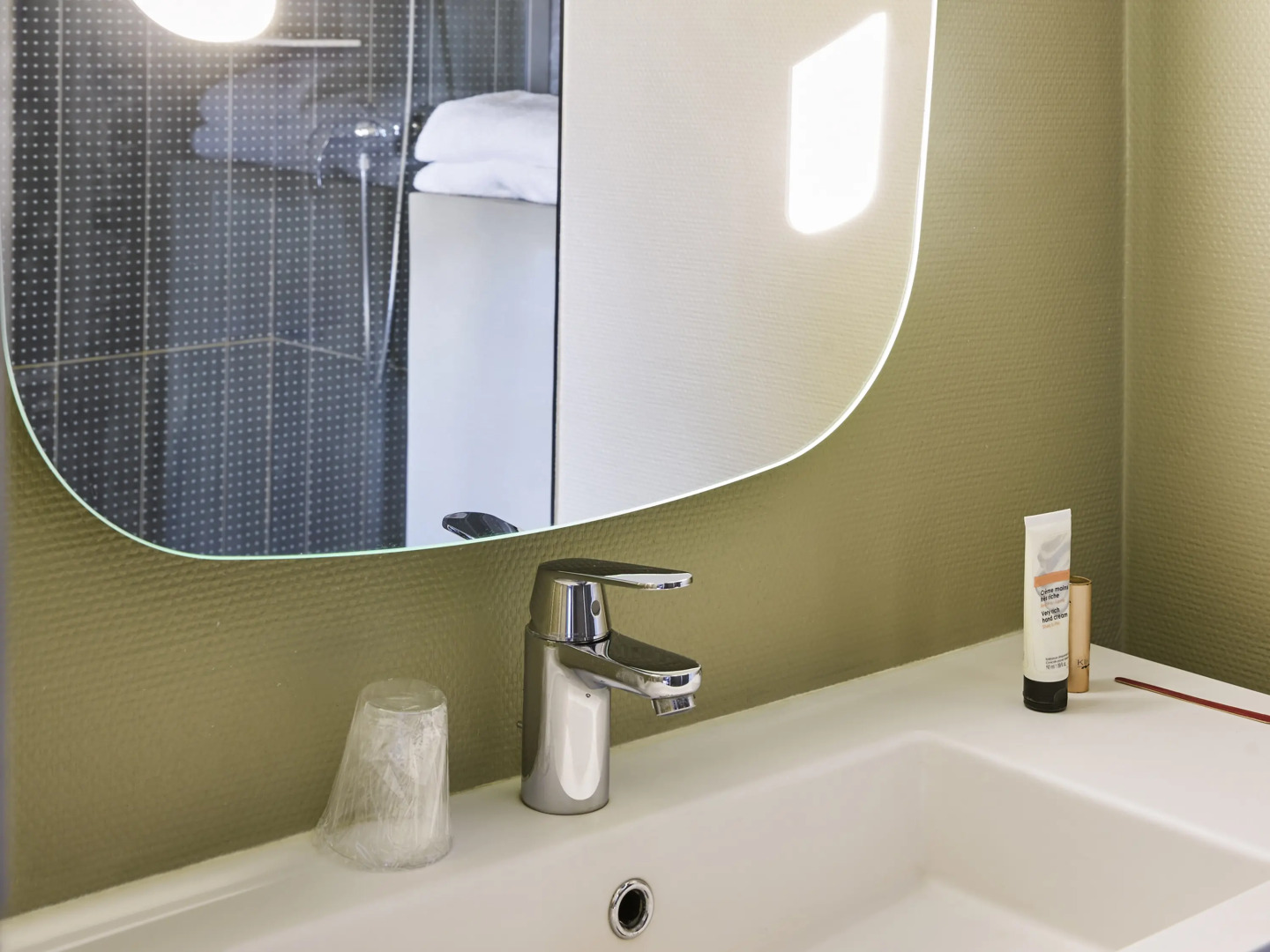 Ibis Paris Canal Saint Martin