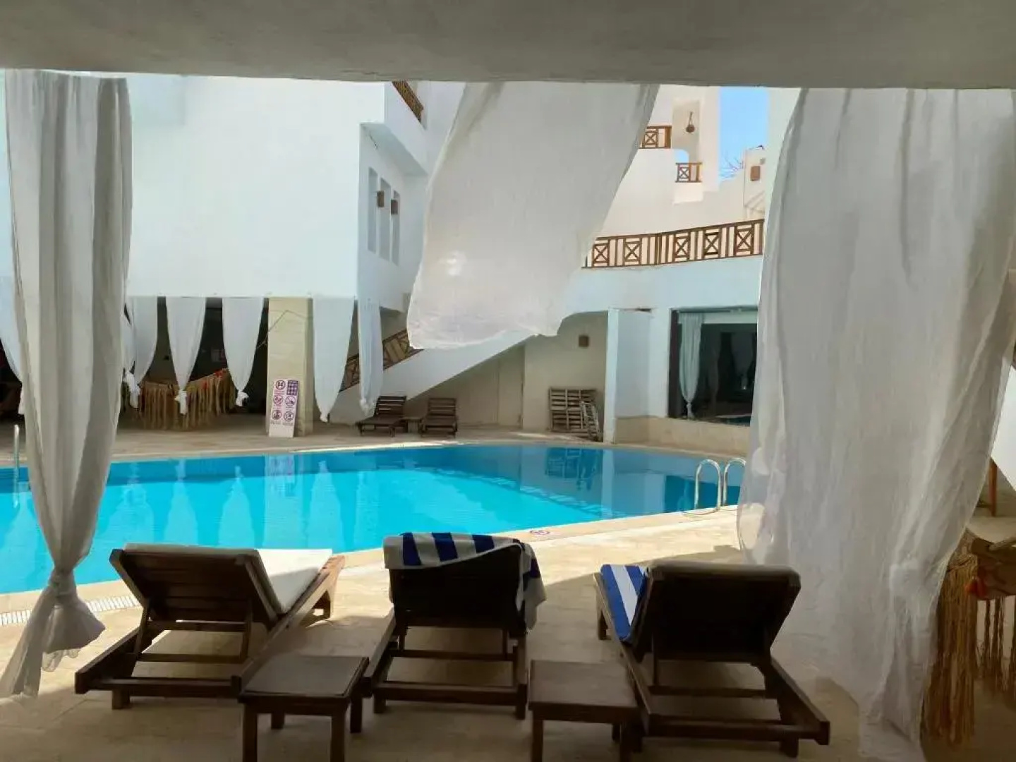 Blue Vision Hotel & Diving College