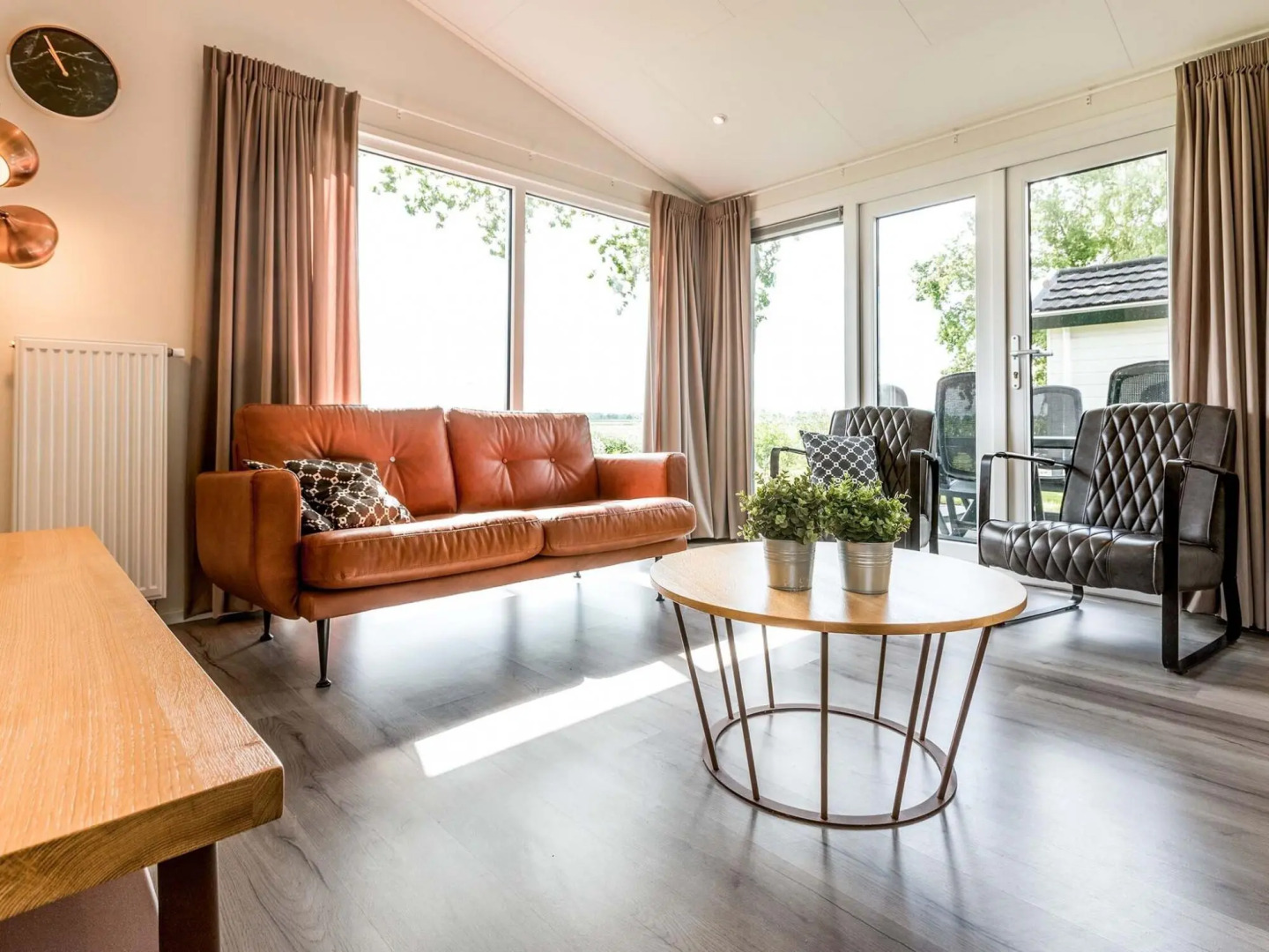 Detached, bright chalet with dishwasher, 8 km. from Hoorn