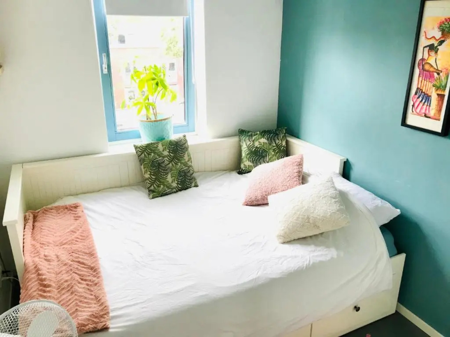 Canal House - Homestay