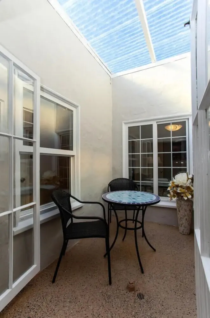 Stylish 2BR Sunset House W Parking by RedAwning
