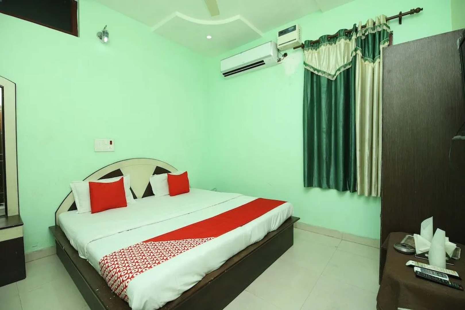 Oyo 40458 Hotel Deep Palace