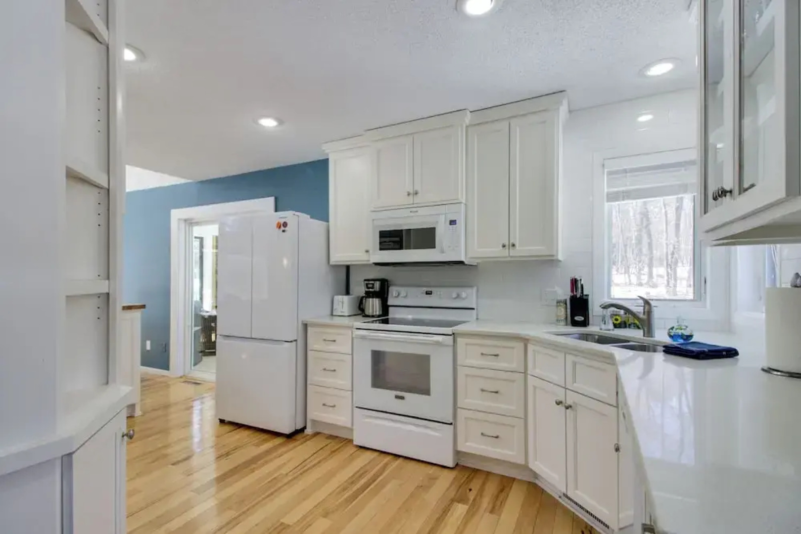 Breezy Point Cabin: Deck w/ Golf Course Views!