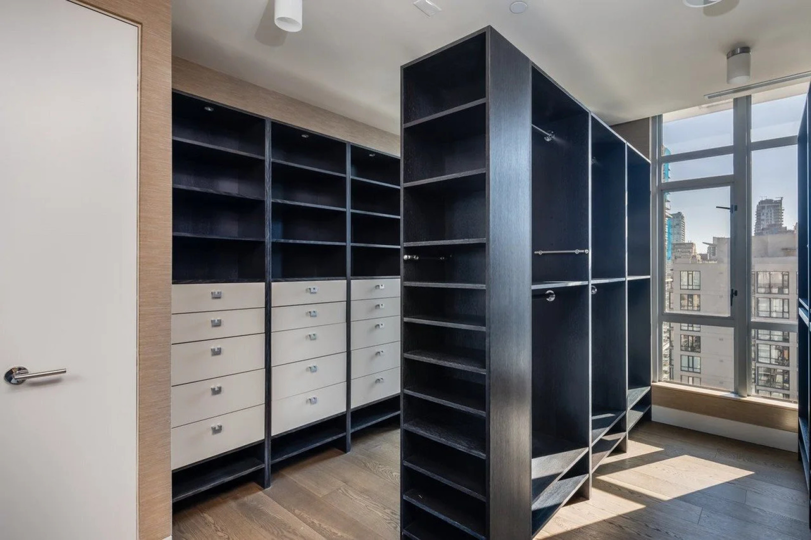 Level Vancouver - Yaletown Seymour