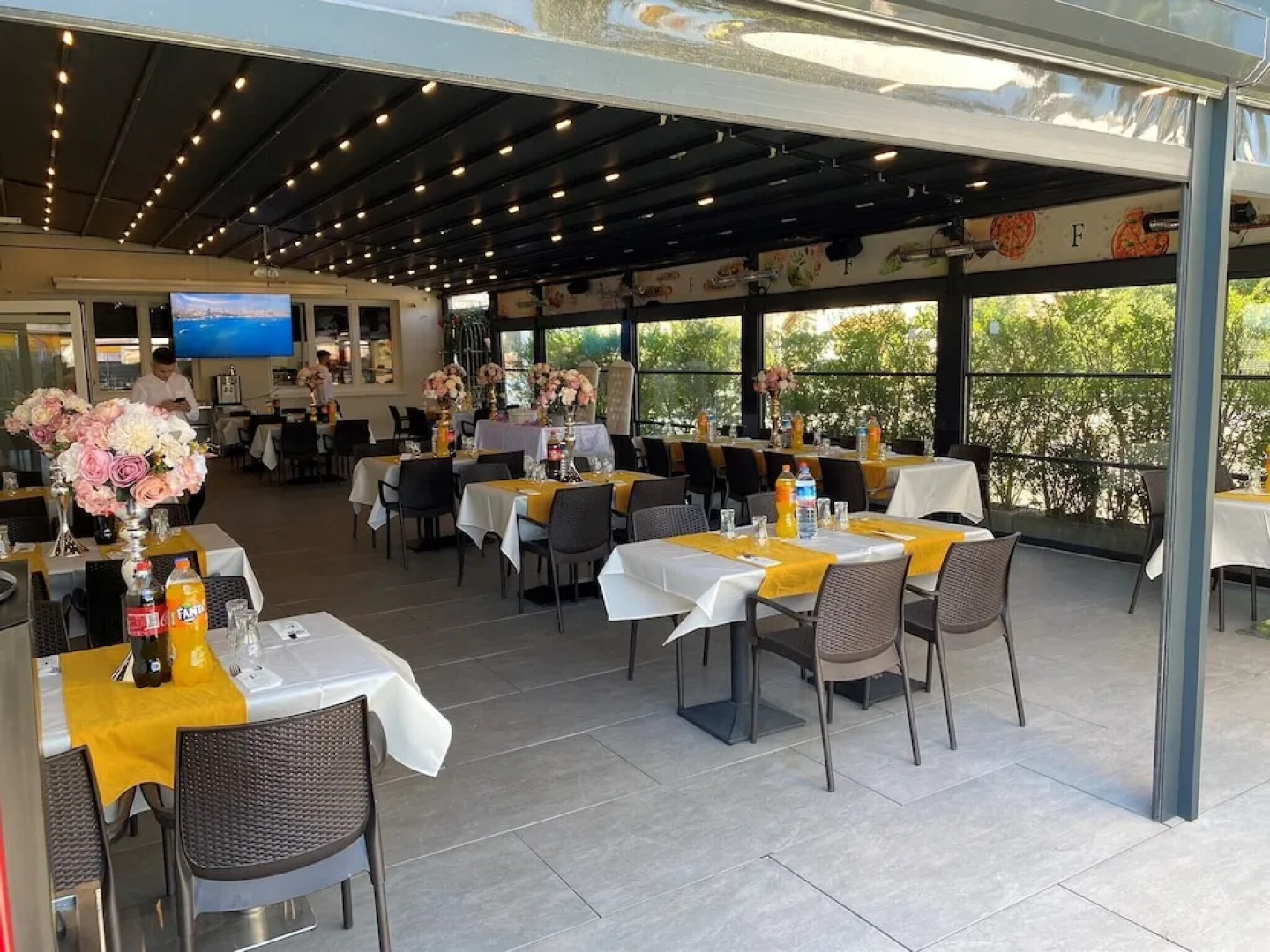 F Hotel 24h Check-In