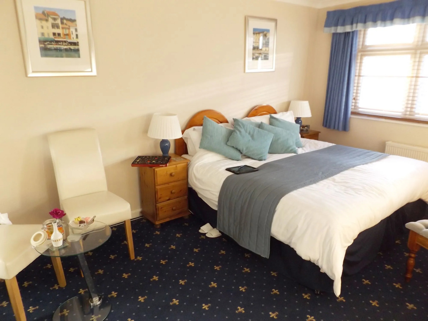 The Rosscourt - Adults only