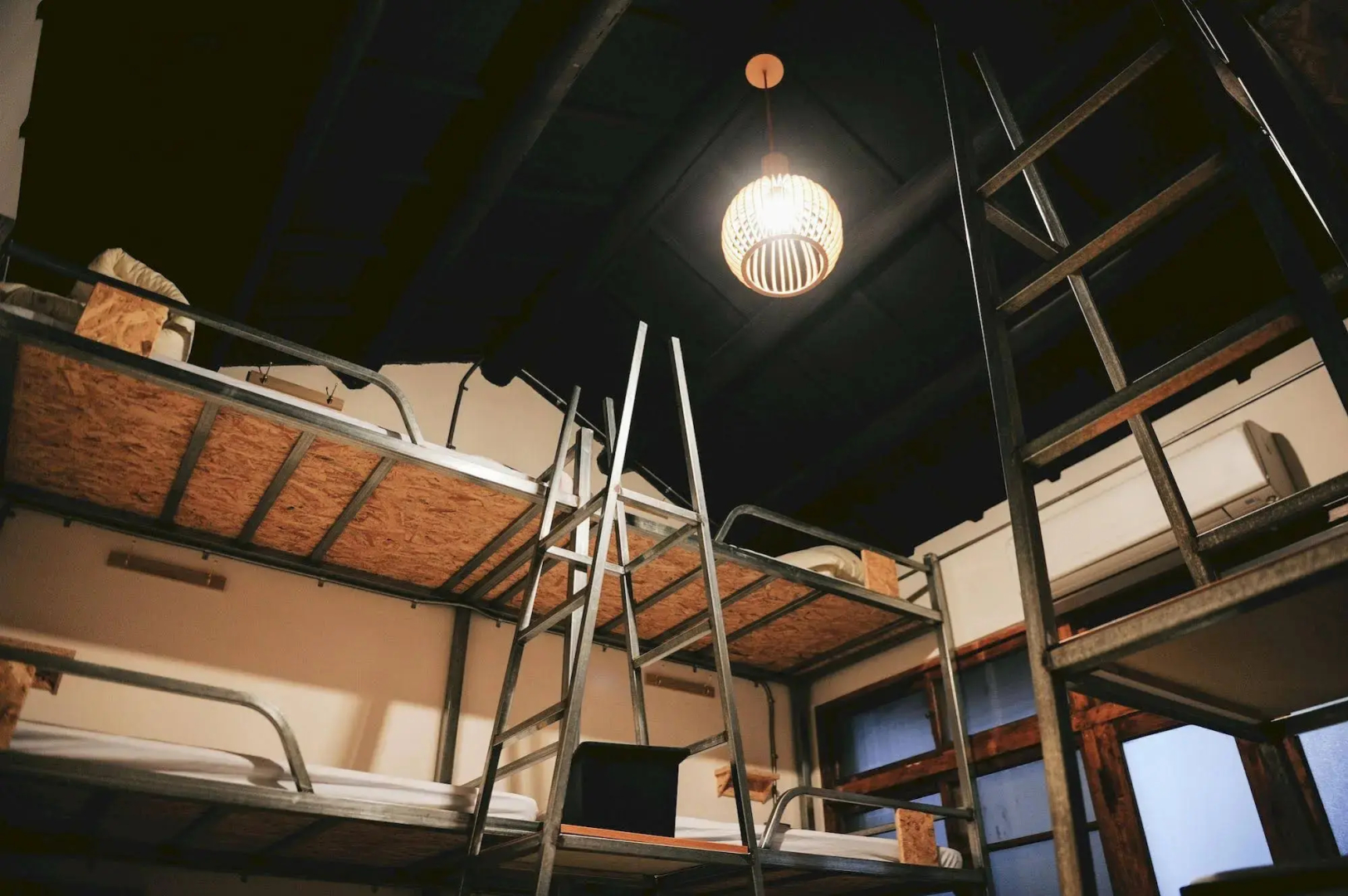 365.Hostel