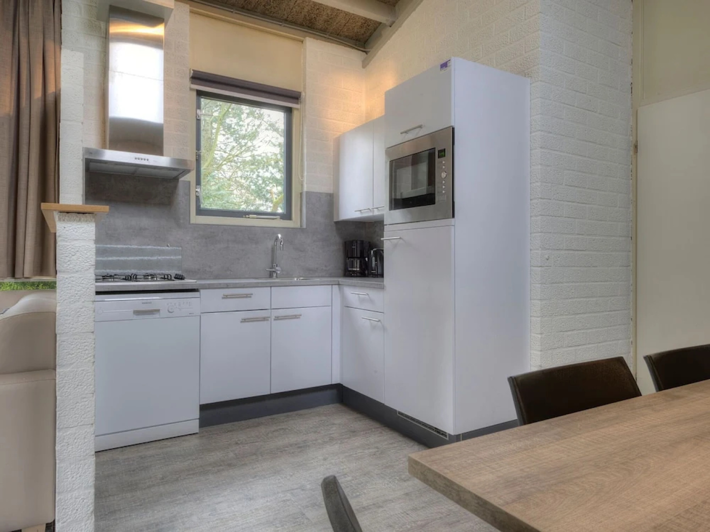 Restyled Bungalow with Dishwasher near Nature Reserve