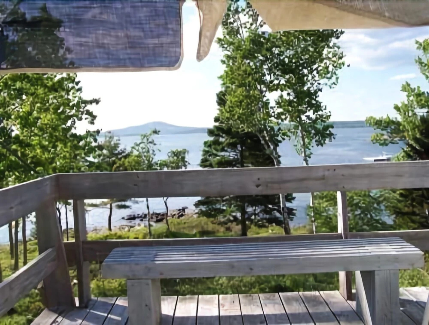 Long Island Deep Cove Cottage - Three Bedroom Home
